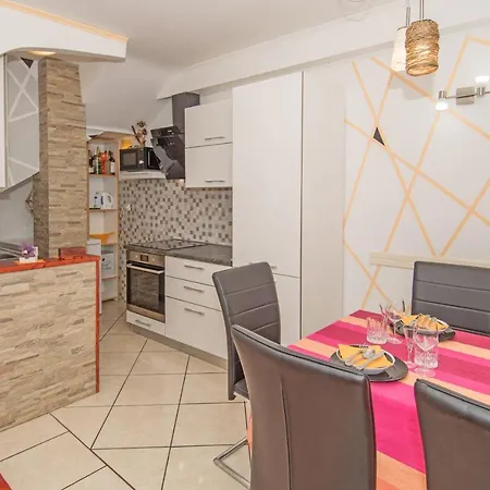 Malu Apartmán